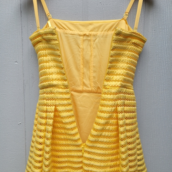 New York and Co Yellow Strapless Dress Size 4 - Picture 4 of 12